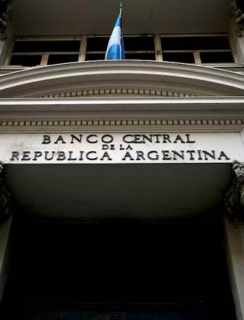 El Banco Central volvió a bajar la tasa de interés y la dejó en 50